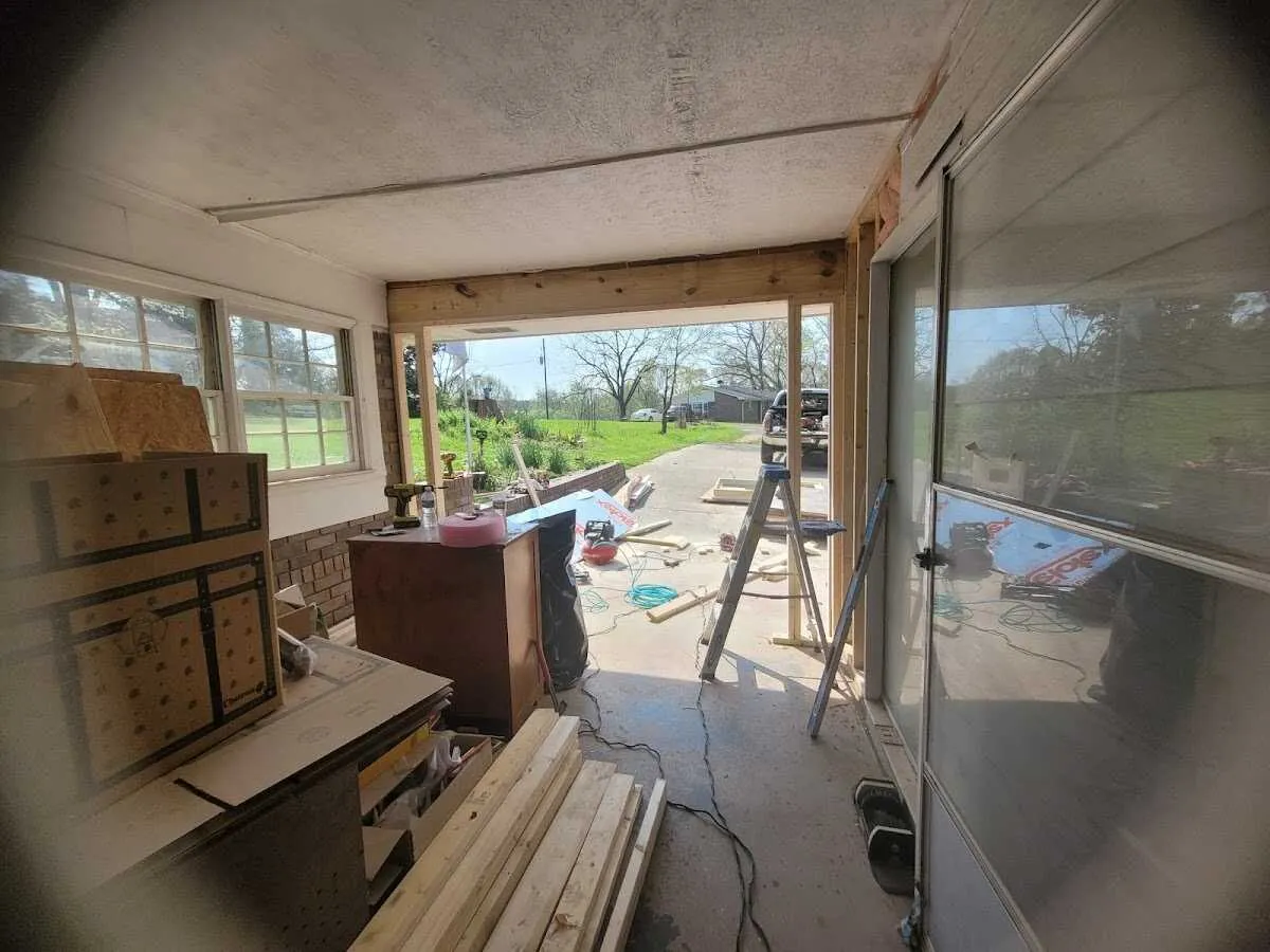 Air movers and dehumidifier for Water Mitigation Services in Elkridge